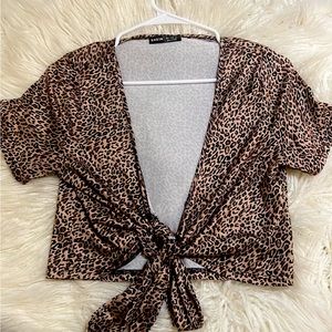 Shein cheetah print crop top tie. Size extra small.